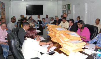 Plan Social agota primera licitaciones 2016, productos dona el gobierno a familias desposeídas