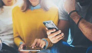 Por qué deberías hacerte una desintoxicación digital si quieres evitar padecimientos