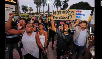 Marchas, bloqueos y hasta un tiroteo: Protestas contra Trump se extienden en EE.UU.
