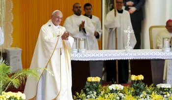 Papa Francisco: Dios bendiga a la mujer paraguaya, la más gloriosa de América