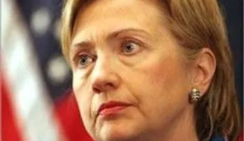 WikiLeaks dice tener más de mil correos de Hillary Clinton y publica algunos