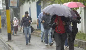 Lluvias continuarán este martes, según Onamet