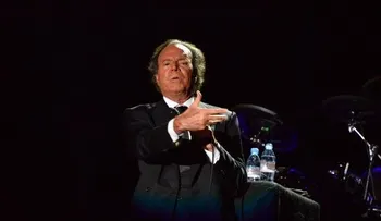 Julios Iglesias recibirá doctorado honorario de Berklee 