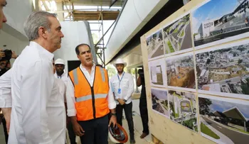Presidente Abinader supervisa estación Los Americanos en segunda línea del teleférico; obra avanza en un 85 % e impactará 400 mil habitantes