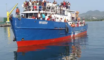Retornan al país de 127 pescadores liberados en Bahamas