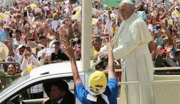 Papa pide priorizar el amor por la familia 