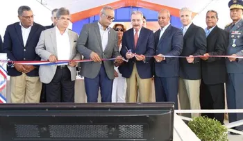 Danilo Medina inaugura ellevado de Piedra Blanca
