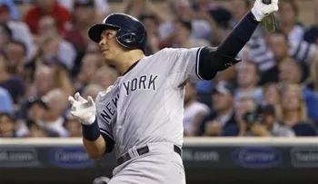 Álex conecta jonrón en partido Filis-Yankees