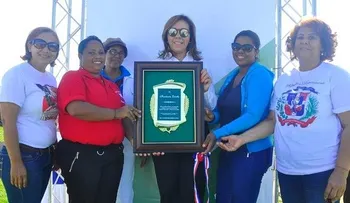 Grupo Estrella realiza acto por la Independencia