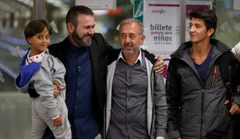 Osama, el refugiado sirio agredido en Hungría, empieza nueva vida en España