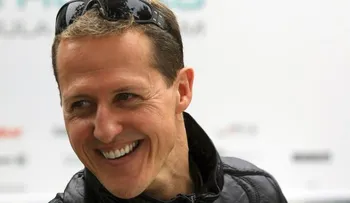 Michael Schumacher presenta mejoría,  dice mánager