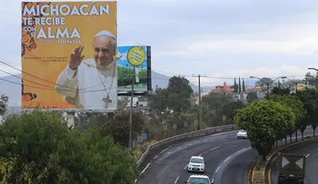 10:00 am Misa con religiosos y seminaristas en el estadio de Morelia