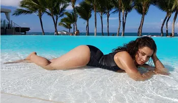 Dascha Polanco bikineando en RD
