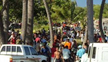 Balnearios de Barahona abarrotado de vacacionistas