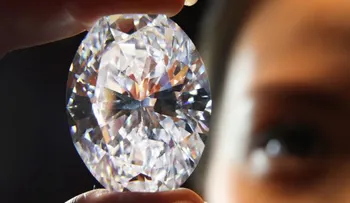 Científicos crean material más duro y brillante que diamantes con propiedades únicas