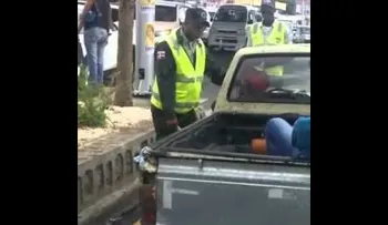 Agente de AMET le da trompada a conductor (VIDEO)