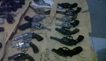 15 armas de fuego incautada en centros de diversión de SD y Santiago