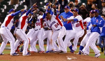 Tony Peña bailando dembow