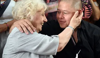 Abuelas de Plaza de Mayo presentan al nieto recuperado número 119