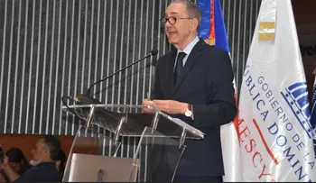 MESCyT ofrece 8,000 becas STEAM en 48 universidades
