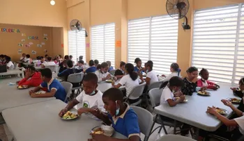 Almuerzo escolar del INABIE representa alivio económico de hasta RD$1,800 millones mensuales para familias