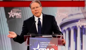 El director de la NRA acusa a los demócratas de impulsar una agenda â??socialistaâ? tras tiroteo