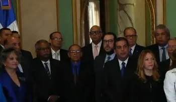 Presidente Medina juramenta a 44 nuevos funcionarios