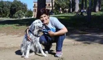 Dan licencia laboral a mujer para cuidar a su perro