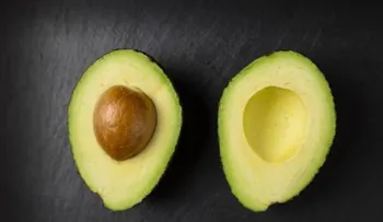 Cómo preparar una salsa cremosa de aguacate