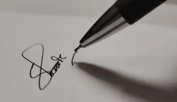 Iniciales grandes en tu firma: ¿señal de muchas aspiraciones?