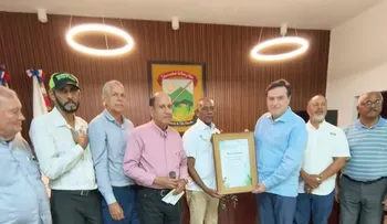 El Patronato y el Grupo Ecológico de las Lagunas reconocen al vicepresidente de Seaboard, Armando Rodríguez
