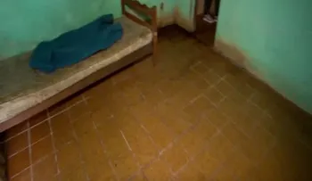 Brasileño habría sido encerrado en un sótano por su familia por 15 años, dice la policía