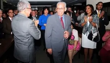 Muere escritor y experimentado crítico de cine Armando Almánzar