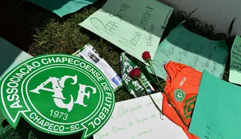 Homenajes al Chapecoense se trasladan a las camisetas