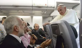 El papa Francisco: Si alguien es gay, quién soy yo para criticarlo?