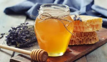Remedios naturales con miel de abeja para conciliar el sueño