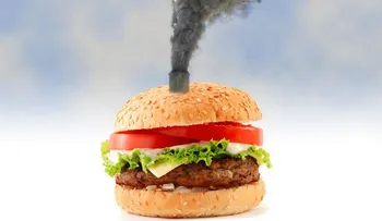 Cocinar una hamburguesa contamina más que manejar un camión