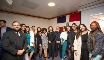 Vicepresidenta Raquel Peña se reúne con dominicanos en Suiza