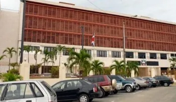Senado recibirá este martes a funcionarios por escándao del Banco Peravia