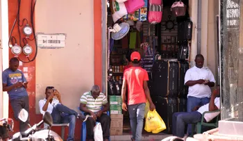 Amet desaloja vendedores ambulantes