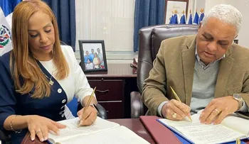 Inposdom firma acuerdo con Consulado de Boston para apertura de Ventanilla Única
