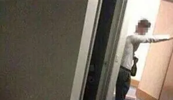 Filtran imagen de maestra en un hotel, tras dormir con alumno