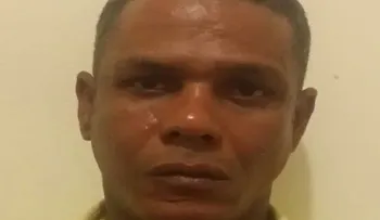 Policía apresa presunto ladrón de vehículos en supermercado de Arroyo Hondo; le incauta 3