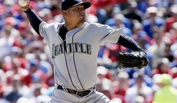 Hamels y Rangers de Texas vencen al 'Rey Félix'