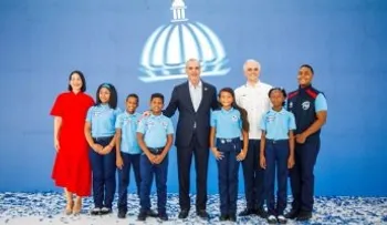 Abinader encabeza apertura del año escolar 2026-2027 con llamado a estudiantes y familias