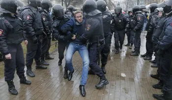 Más de 100 detenidos en Rusia durante manifestaciones contra Vladimir Putin