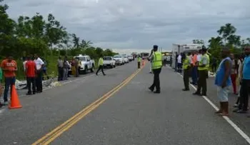 Protestan en autopista Santo Domingo-Samaná