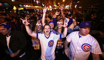 Así enloquecieron los fanáticos de los Cubs con la victoria tras 108 años de espera