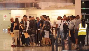 Llega a México el primer vuelo con inmigrantes cubanos que estaban varados en Costa Rica
