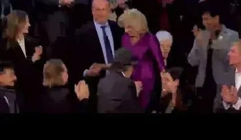 El beso viral del que todos hablan 